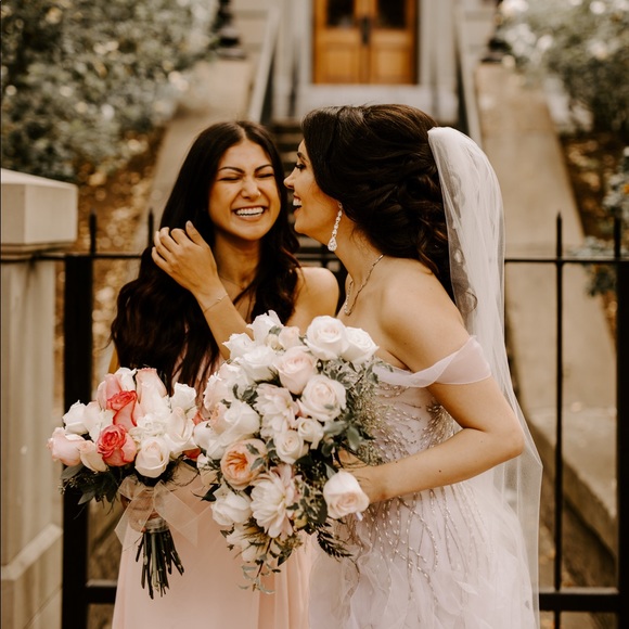 Meet your Posher, Alison - Picture 1 of 1